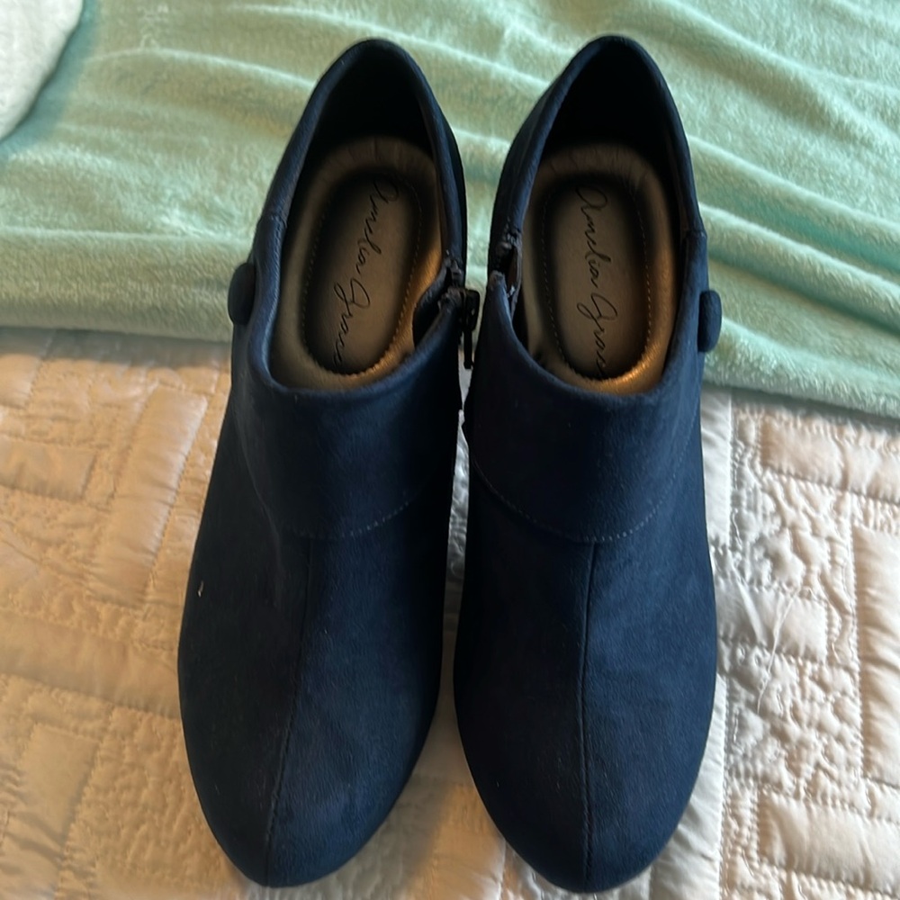 New never worn blue booties